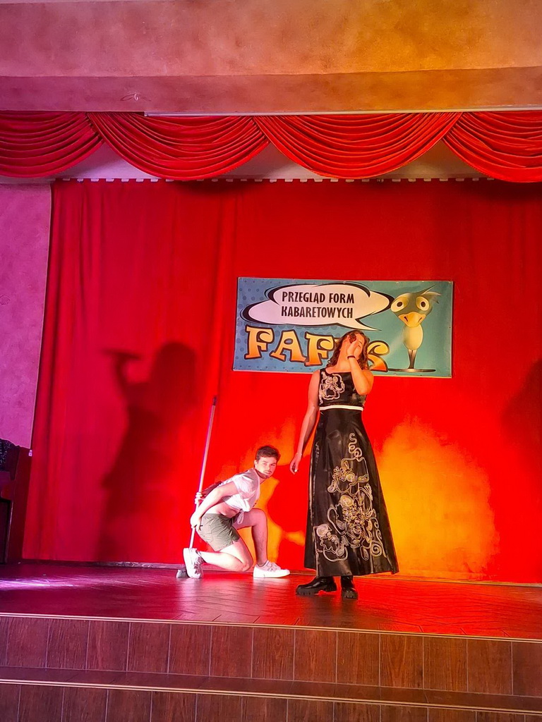 Zdjęcie Fafik 2024 (10)422b3c78-2f83-4d4a-8415-47772a61db16.jpg w galerii XXIV edycja Przeglądu Form Kabaretowych FAFIK